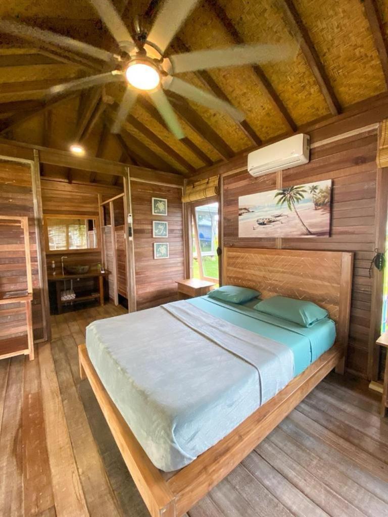 Sonny Island Resort Cabanas Frente Al Mar Punta Bajo Rico Exterior photo