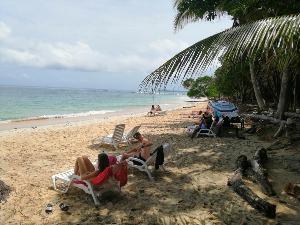 Sonny Island Resort Cabanas Frente Al Mar Punta Bajo Rico Exterior photo